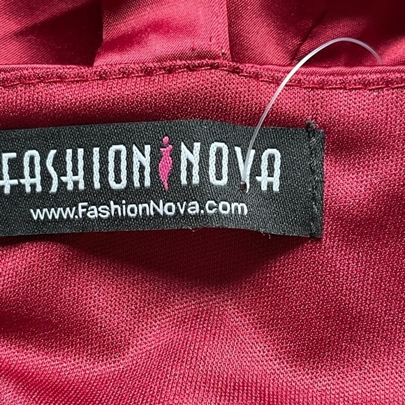 Fashion Nova Red Bandeau crop top. Size XL - Picture 3 of 8